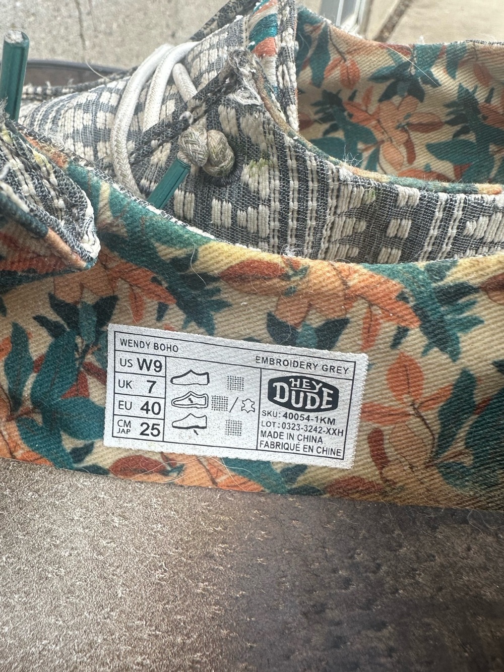 Hey Dude Women's 9 Gray Patterned Casual Loafers with Teal Floral Lining - Picture 2 of 5